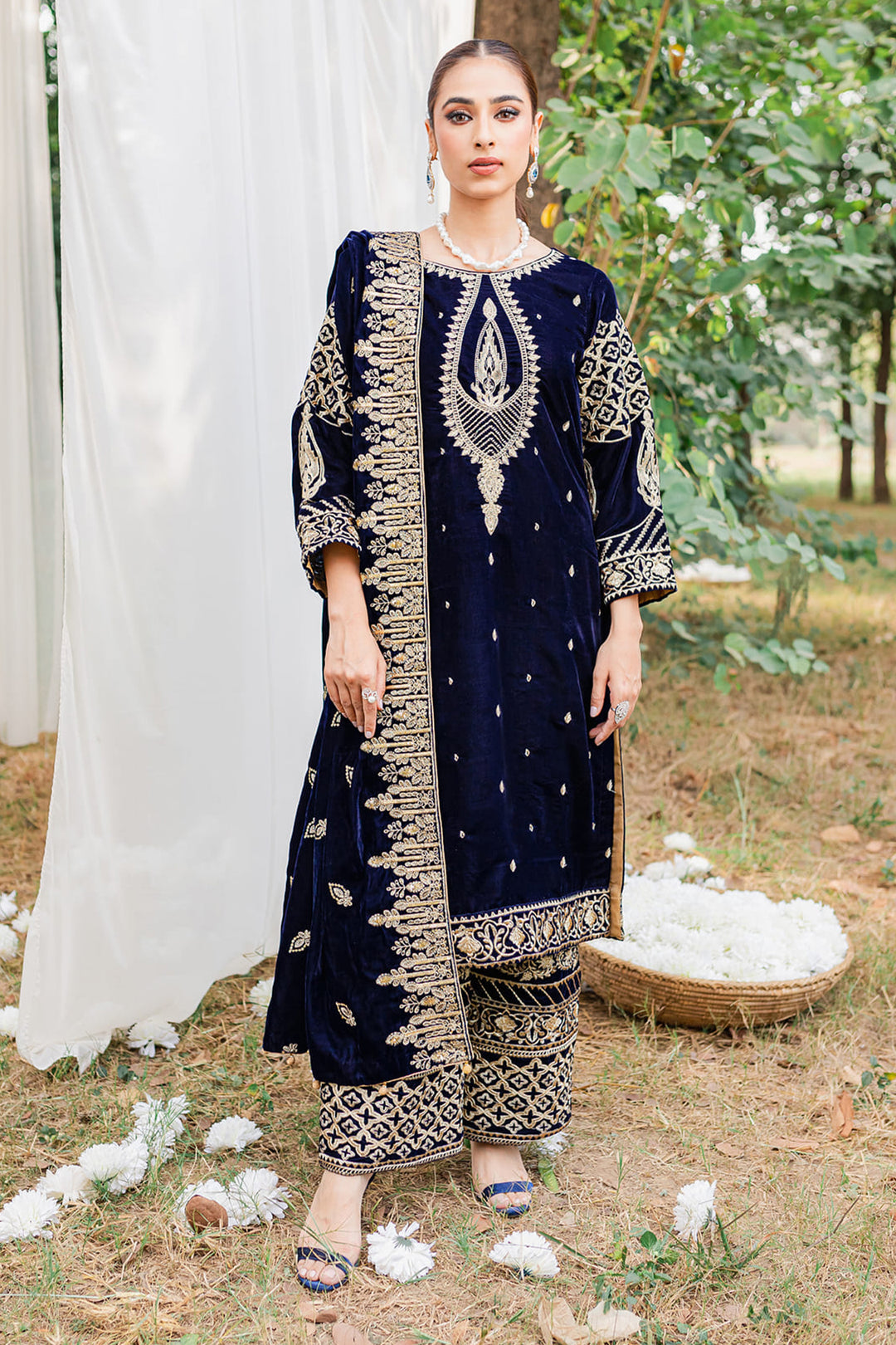 Velvet Dress Design for Ladies Online In Pakistan | Panache Apparel Velvet Dress Design for Ladies Online In Pakistan | Panache Apparel